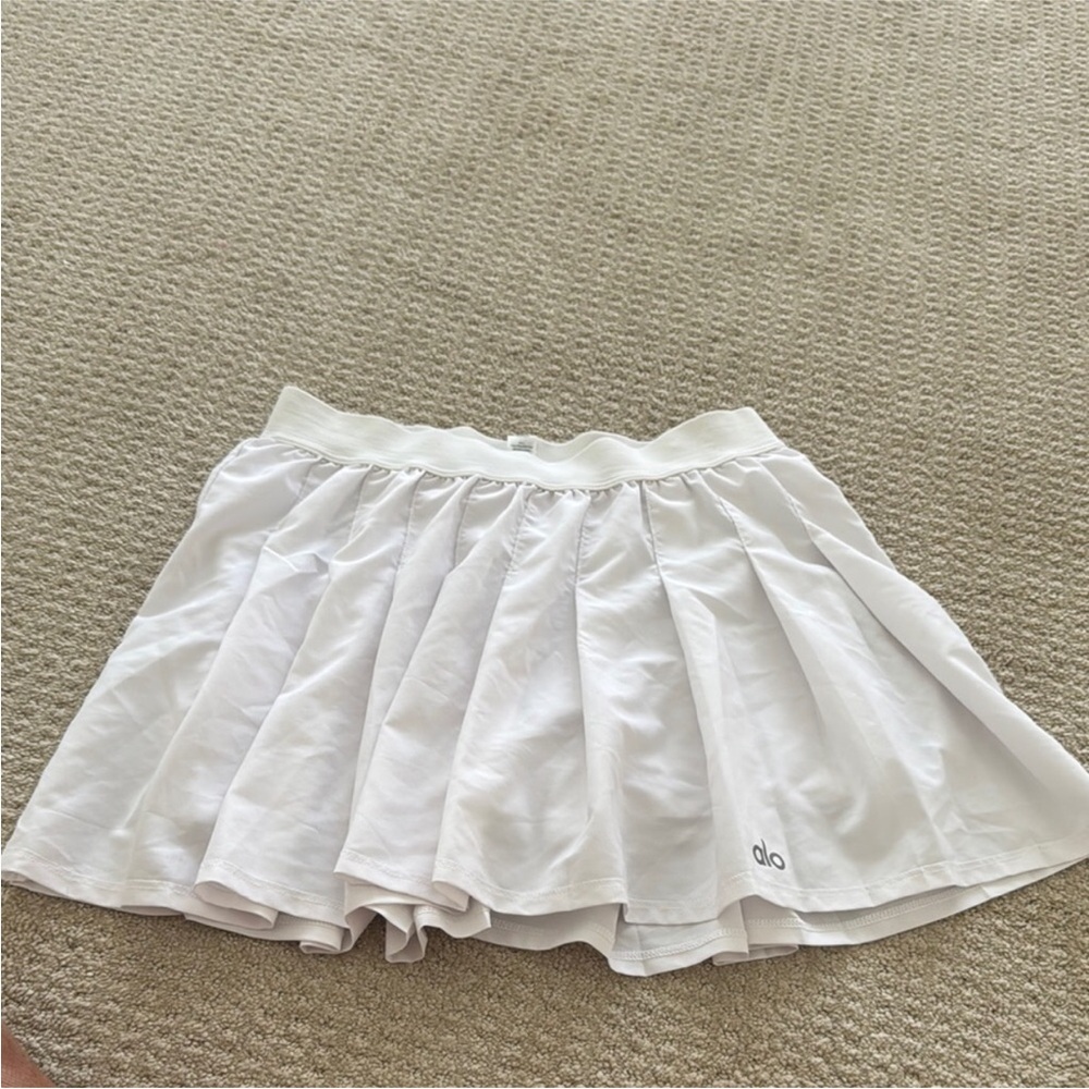 ALO Yoga Women's Flowy White Skater Skirt